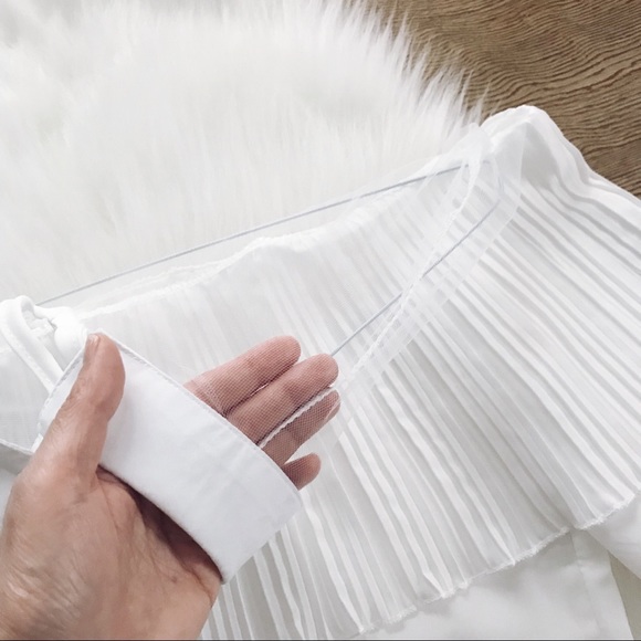 🌟SALE🌟White Crepe Long Sleeve Shirt - Picture 6 of 7